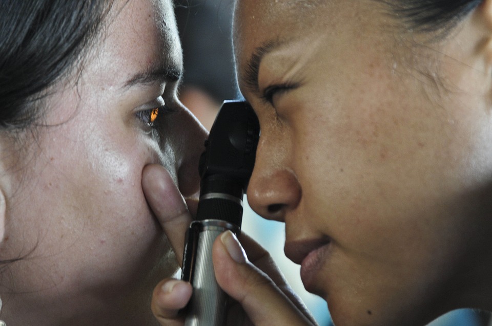 Conoce Aqui: ¿Cuál es la diferencia entre la optometría y la oftalmología?